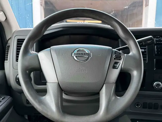 2014 Nissan NV 2500 HD S, High Roof Commercial Van, Shelving, Pa dans Autos et camions dans Ville d’Edmonton - Image 11
