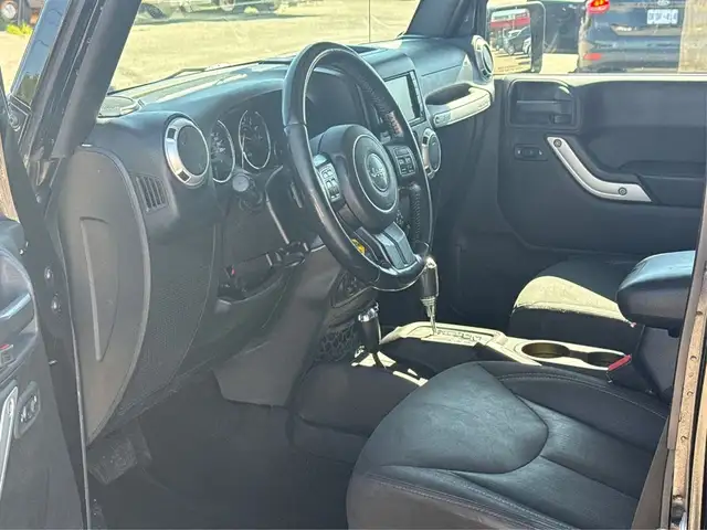 2016 Jeep WRANGLER UNLIMITED Sahara CLEAN MUSE SEE WE FINANCE AL dans Autos et camions dans London - Image 10