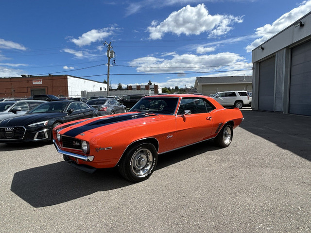 1969 Chevrolet Camaro Z/28 350 CLONE 4 SPEED MANUAL COUPE/HUGGER in Cars & Trucks in Calgary - Image 3