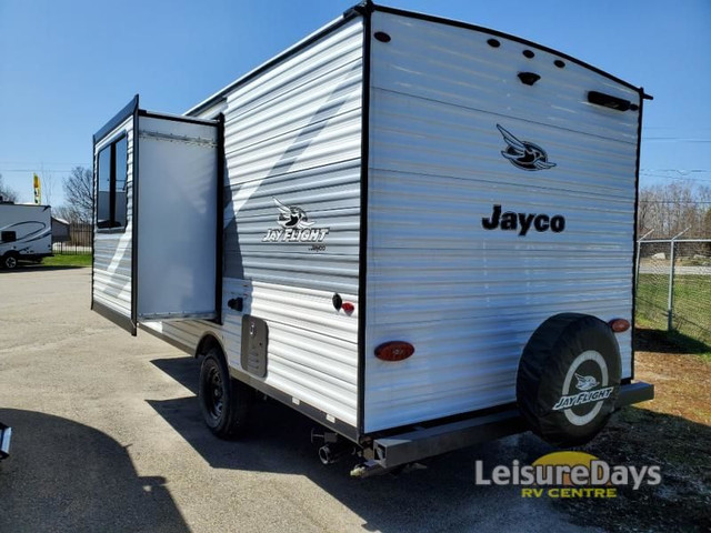 2025 Jayco Jay Flight SLX 160LK in Travel Trailers & Campers in City of Toronto - Image 3