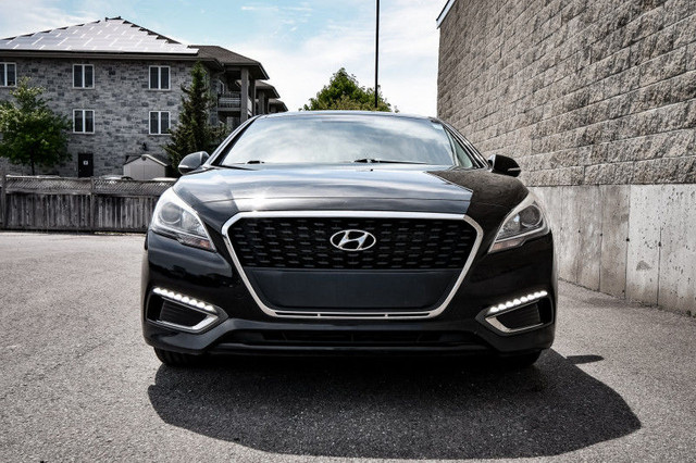 2017 Hyundai Sonata Hybrid Limited - Sunroof in Cars & Trucks in Ottawa - Image 4