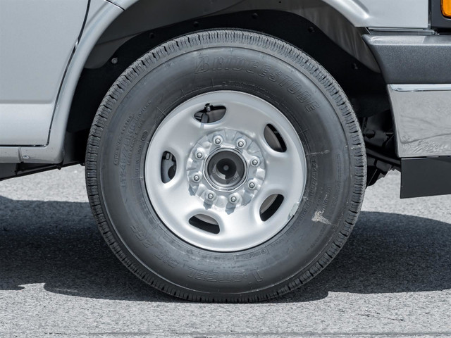 2025 Chevrolet Express Passenger RWD 3500 155 LT- Passenger Van  in Cars & Trucks in Markham / York Region - Image 4