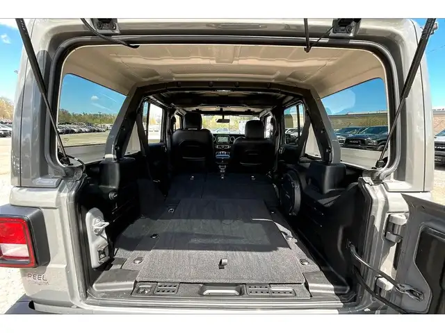 2022 Jeep Wrangler Sahara | Heated Leather | Alpine | Tow Pkg |  in Cars & Trucks in Mississauga / Peel Region - Image 29