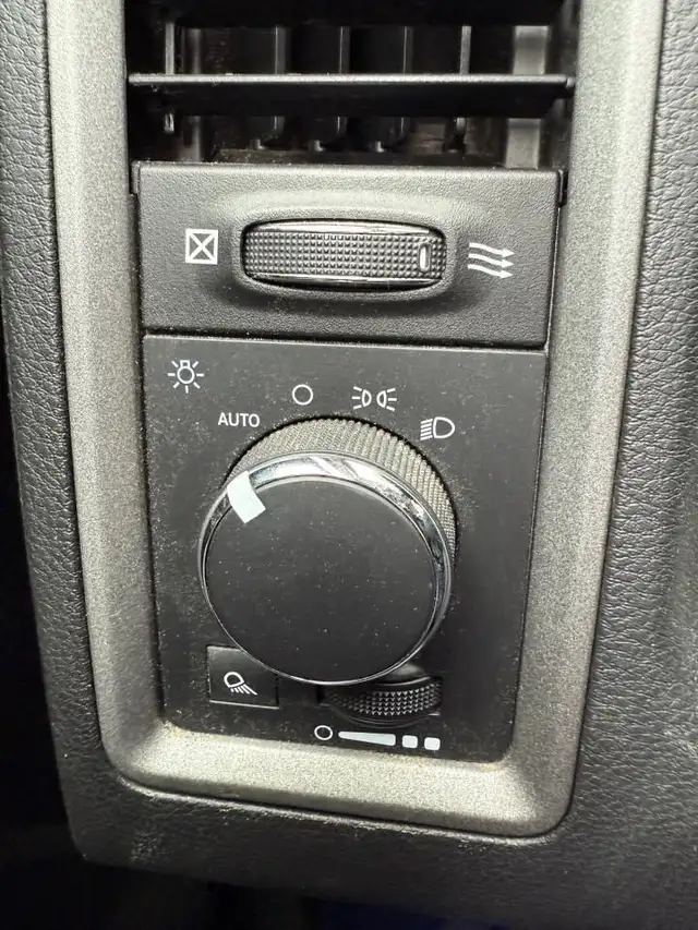 2018 RAM 1500 SXT CREW CAB 4X4 | REARVIEW CAM | HEMI V8 in Cars & Trucks in Ottawa - Image 26