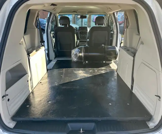 2016 Dodge Grand Caravan SE, Gas & Propane Cargo Van - Low Kms in Cars & Trucks in Calgary - Image 7