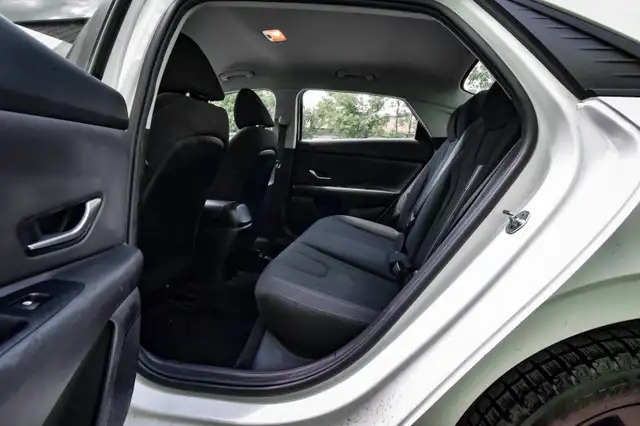 2021 Hyundai Elantra Preferred IVT • HEATED SEATS/STEERING • CP/ in Cars & Trucks in Kingston - Image 29