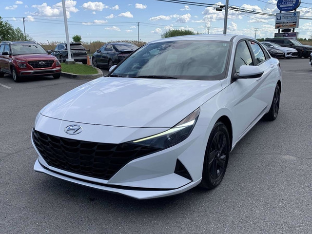 2022 Hyundai Elantra Preferred Volant &amp; bancs chauffants Car in Cars & Trucks in Longueuil / South Shore - Image 3