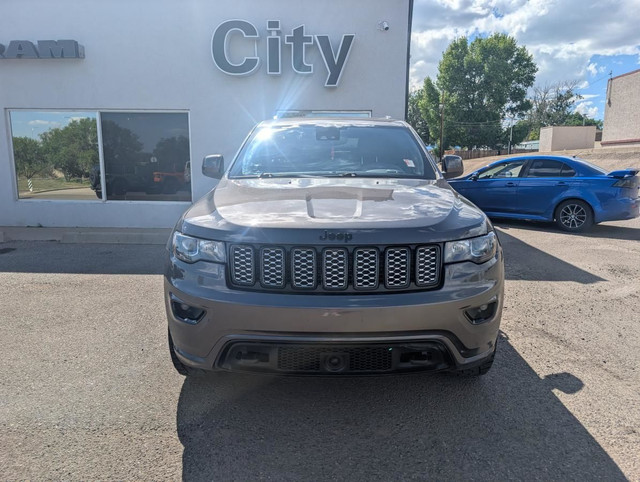 2020 Jeep Grand Cherokee Altitude 4x4 for sale in Cars & Trucks in Medicine Hat - Image 2