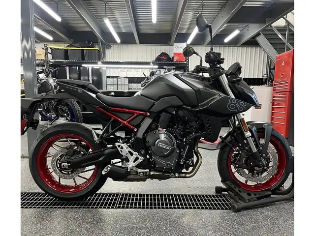2025 Suzuki GSX-8S in Sport Touring in Granby - Image 2