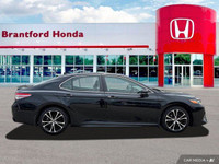 Uncompromising performance and sleek style combine in this 2018 Toyota Camry. This well-maintained p... (image 6)