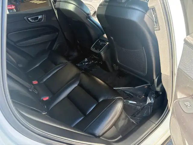 2019 Volvo XC60 Momentum T6 AWD Hail Sale in Cars & Trucks in Calgary - Image 28