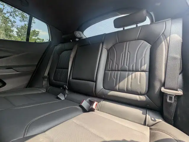 2025 Buick Envista Avenir- Adv Safety Pkg - Power Moonroof dans Autos et camions dans Barrie - Image 31