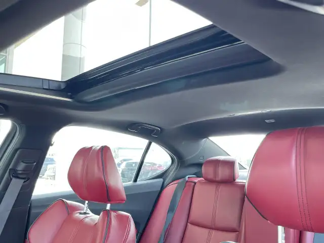 2020 Acura TLX in Cars & Trucks in Calgary - Image 31