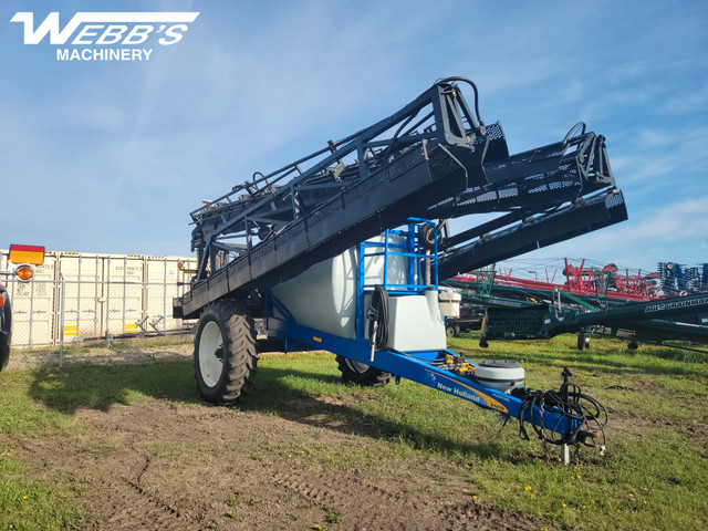 2012 NEW HOLLAND  S1070 SPRAYER in Farming Equipment in Strathcona County - Image 3