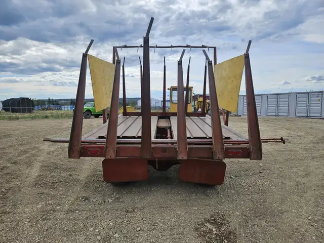 New Holland Square Bale Stackliner 1047 in Farming Equipment in Grande Prairie - Image 9