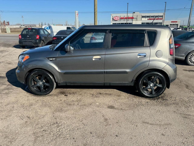 2010 Kia Soul AS IS, 4u, MANUAL, RUNS GOOD, WELL SERVICED in Cars & Trucks in London - Image 2