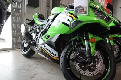 2025 Kawasaki Ninja ZX-4RR KRT Edition AWAKEN YOUR SUPERSPORT Into a category filled with 400cc spor...