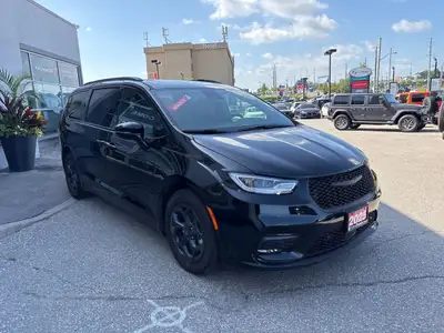 WAS: $76947 NOW: $76784 plus taxes and licensing feesLeather Seats, UConnect! This stylish Chrysler...