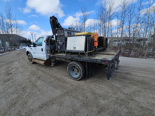 2000 Ford XLT S/A Regular Cab Boom Truck F550 in Heavy Trucks in Kamloops - Image 3