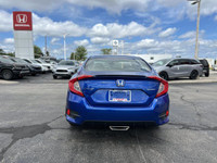 This Aegean Blue Metallic 2021 Honda Civic Sedan Sport is a head-turner. Boasting a low 39,352 kilom... (image 5)