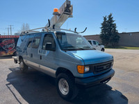 - 2006 Ford E-350 Cargo Van W/ Bucket - Triton 5.4L V8 Gasoline Engine - 148,705 KM - Versa Lift 29... (image 5)