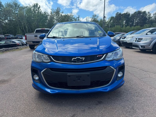 2018 Chevrolet Sonic LT Hatch - Apple CarPlay in Cars & Trucks in Moncton - Image 2