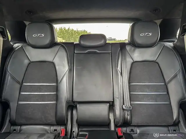 2023 Porsche Cayenne GTS | PREMUIM PKG | MATRIX HEADLIGHTS dans Autos et camions dans Comté de Strathcona - Image 15