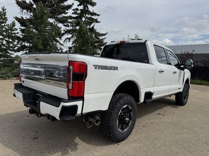 2025 Ford F-350 PLATINUM PLUS w/TREMOR PKG & 5th WHEEL PREP in Cars & Trucks in Edmonton - Image 3