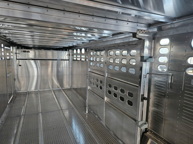 2025 Wilson 30 foot stock trailer Wislon stock trailer in Farming Equipment in Saskatoon - Image 4
