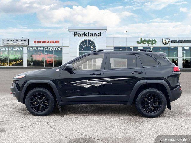 2018 Jeep Cherokee Trailhawk 4x4 V6 Heated Leather Seats in Cars & Trucks in St. Albert - Image 2