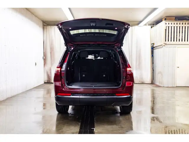 2024 Jeep Grand Cherokee L 4x4 Altitude Leather BCam PSeat in Cars & Trucks in Grande Prairie - Image 11