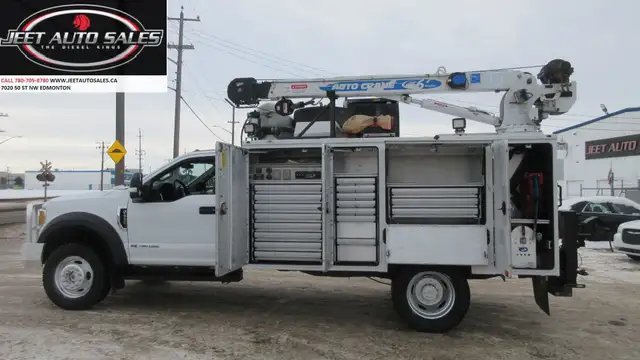 2017 Ford F-550 XLT SERVICE TRUCK WITH CRANE & COMPRESSOR in Cars & Trucks in Edmonton - Image 11