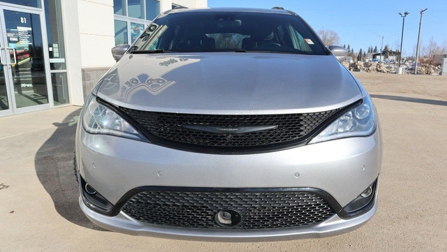 2019 Chrysler Pacifica Limited in Cars & Trucks in Saskatoon - Image 2