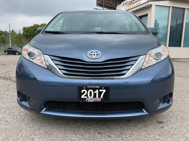 2017 Toyota Sienna LE 8-Passenger - ALLOYS! BACK-UP CAM! PWR DOO in Cars & Trucks in Kitchener / Waterloo - Image 2