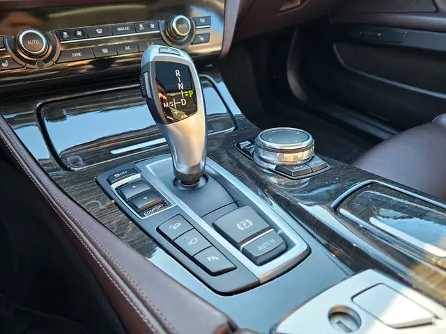 2016 BMW 5 Series 4dr Sdn 528i xDrive AWD in Cars & Trucks in Oakville / Halton Region - Image 17