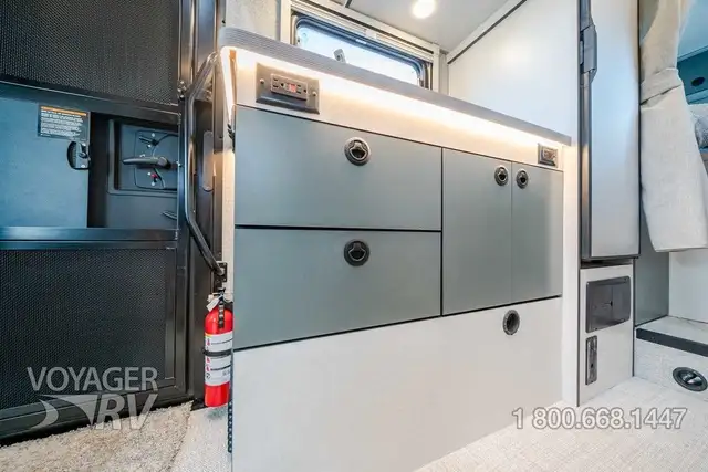 2025 Winnebago Ekko 22A AWD POP-TOP in RVs & Motorhomes in Kelowna - Image 39