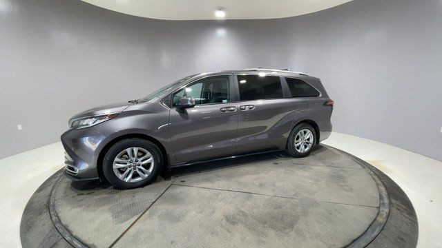 2024 Toyota Sienna Limited - HYBRID in Cars & Trucks in Strathcona County - Image 4