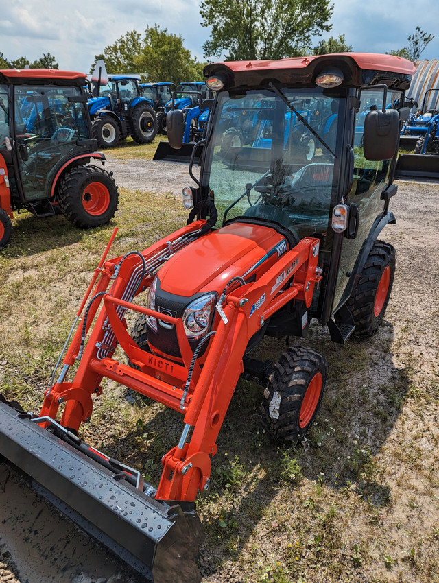 Kioti CX2510 HCB Cab Sub Compact Tractor (Heat and A/C) dans Équipement agricole  à Ottawa