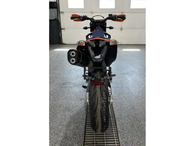 2024 KTM 690 SMC R in Sport Touring in Granby - Image 6