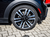 No Accidents, Single Owner Vehicle. Premier+ Line 2.0, Black Roof & Mirror Caps, and Electric Front... (image 7)