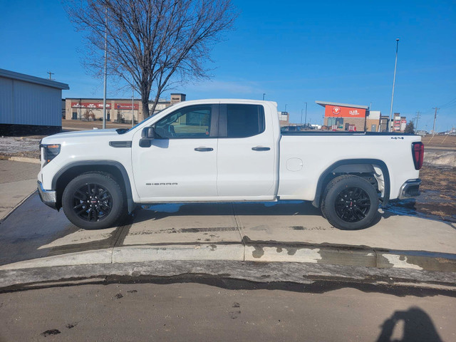 2023 GMC Sierra 1500 Pro -Rear View Camera -Bluetooth Connect... in Cars & Trucks in Grande Prairie - Image 2