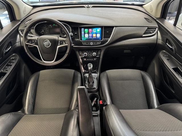 2017 Buick Encore Preferred+ApplePlay+Camera+A/C+CLEAN CARFAX in Cars & Trucks in London - Image 2