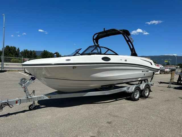 2024 Bayliner VR6 . in Powerboats & Motorboats in Kamloops