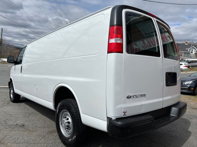 2020 Chevrolet Express 3500 Work Van One ton, long wheel base in Cars & Trucks in Dartmouth - Image 3