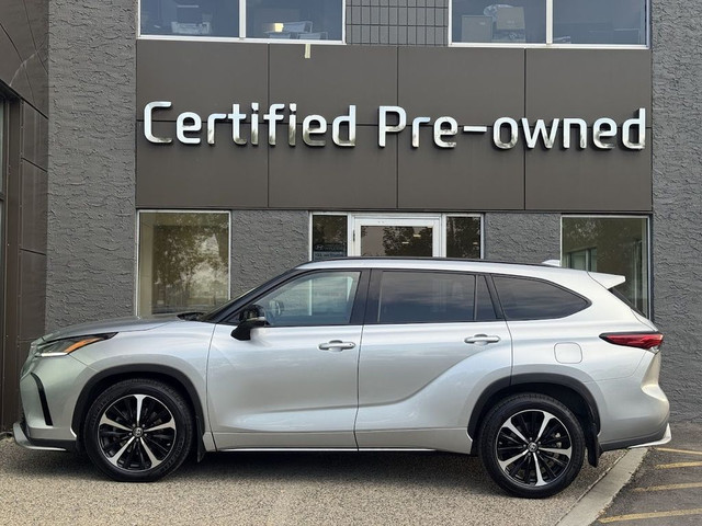 2021 Toyota Highlander XSE w/ AWD / LEATEHR / SUNROOF in Cars & Trucks in Calgary