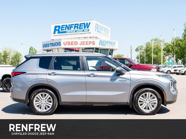 2024 Mitsubishi Outlander Plug-In Hybrid LE in Cars & Trucks in Calgary