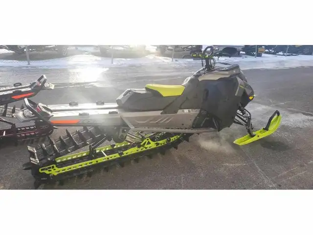 2023 Ski-Doo SUMMIT X EXPERT TURBO 850 165 BIG SCREEN FINANCING  in Snowmobiles in Vancouver - Image 4
