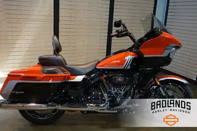 2024 Harley-Davidson CVO™ Road Glide™Features may include: SHARKNOSE FAIRING The sharknose fairing t...