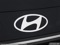 This Hyundai Elantra N has a strong Intercooled Turbo Premium Unleaded I-4 2.0 L/122 engine powering... (image 7)