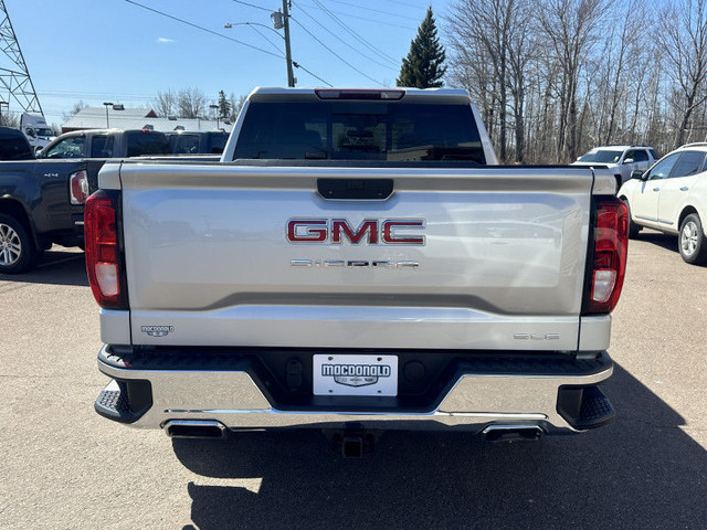 2020 GMC Sierra 1500 SLE - Apple CarPlay - Android Auto - $329 B in Cars & Trucks in Moncton - Image 4